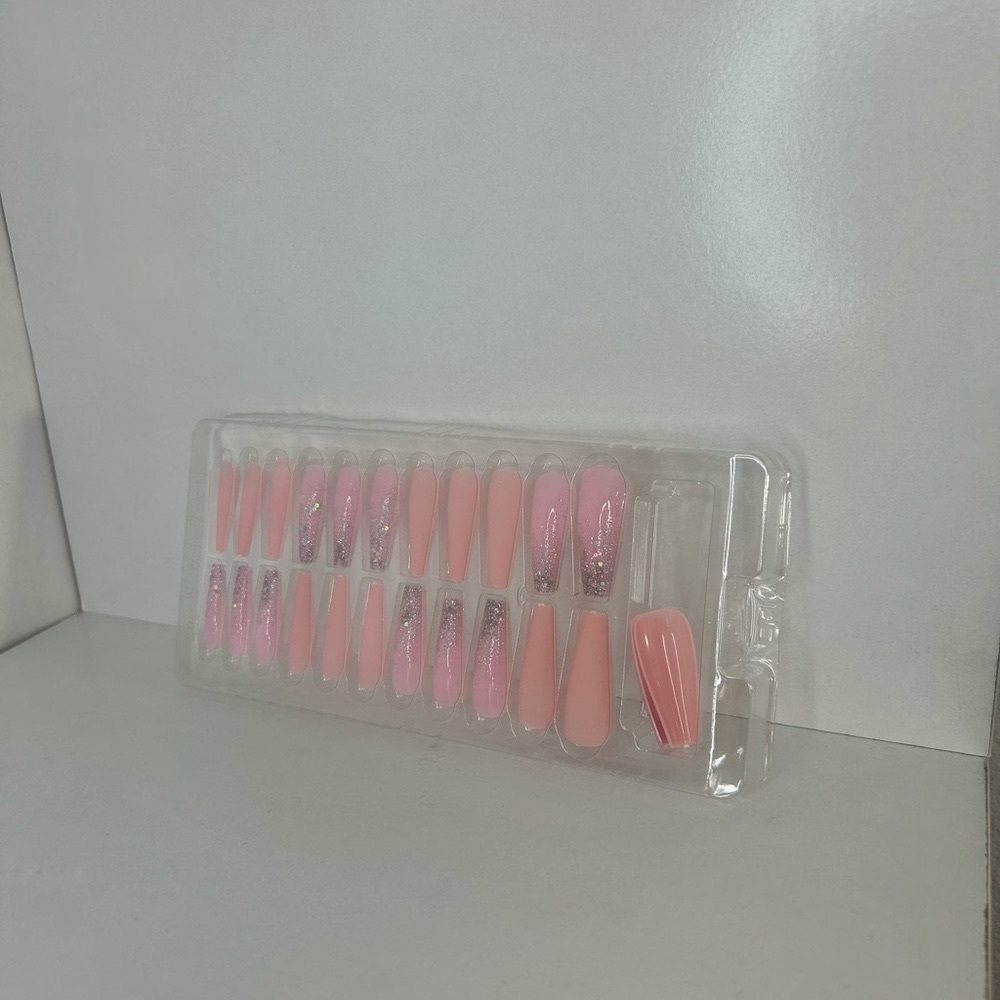 Baby Pink Presd On Nails - Picture 2 of 3